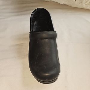 Dansko Narrow-Pro Black Oiled Clog NWOT